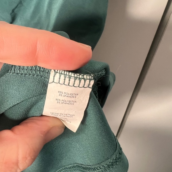 Daisy Fuentes Ruched Short Sleeve Blouse Women's Size Medium - Picture 4 of 6